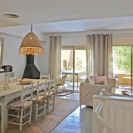 Golf House, Duplex Con Jardin En