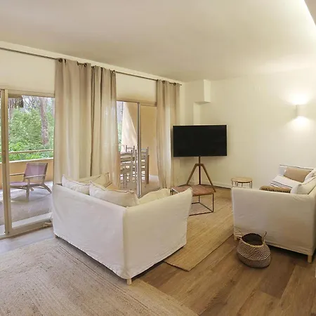 Golf House, Duplex Con Jardin En * Pals